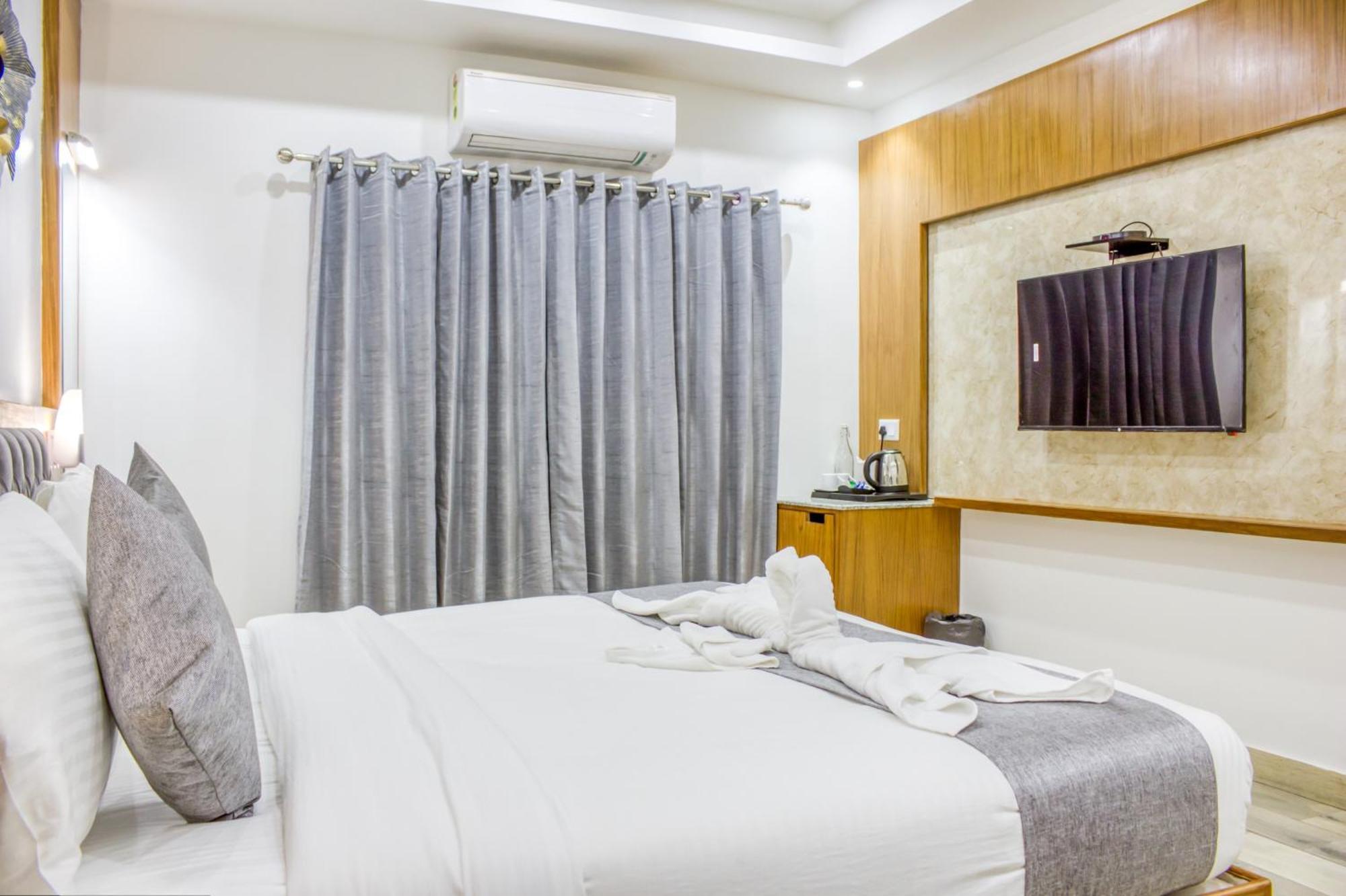 Zip By Spree Hotels Grand Legacy Prime เดห์ราดุน ภายนอก รูปภาพ