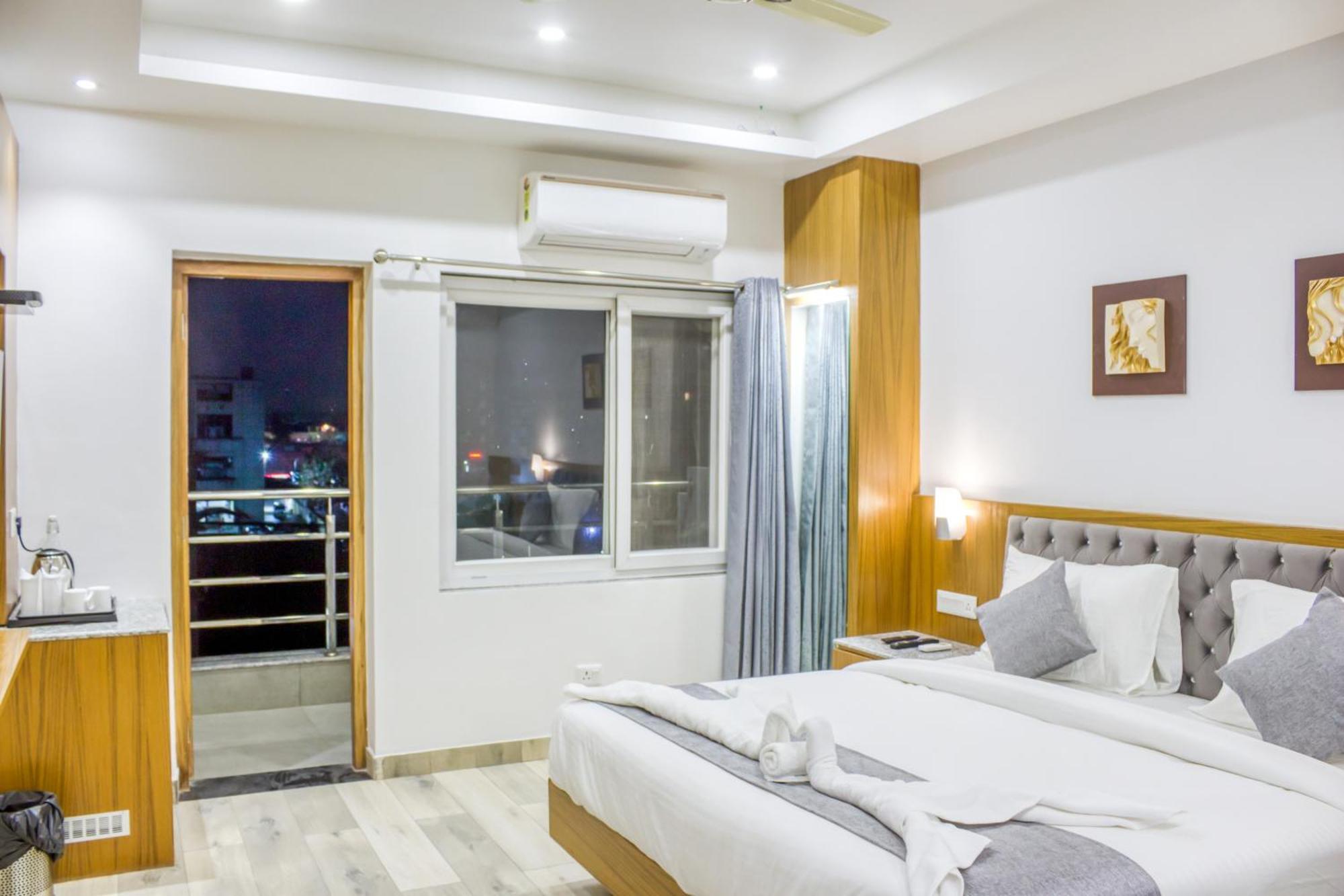 Zip By Spree Hotels Grand Legacy Prime เดห์ราดุน ภายนอก รูปภาพ