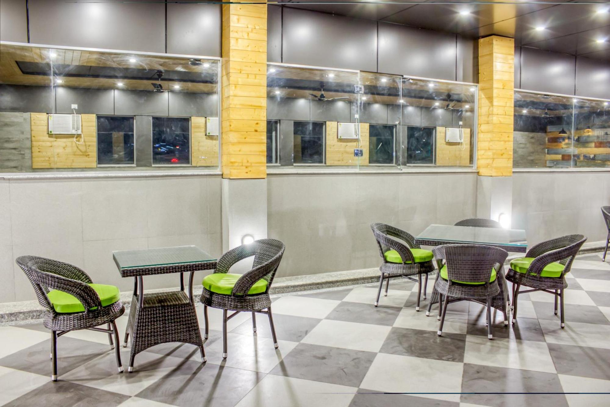 Zip By Spree Hotels Grand Legacy Prime เดห์ราดุน ภายนอก รูปภาพ