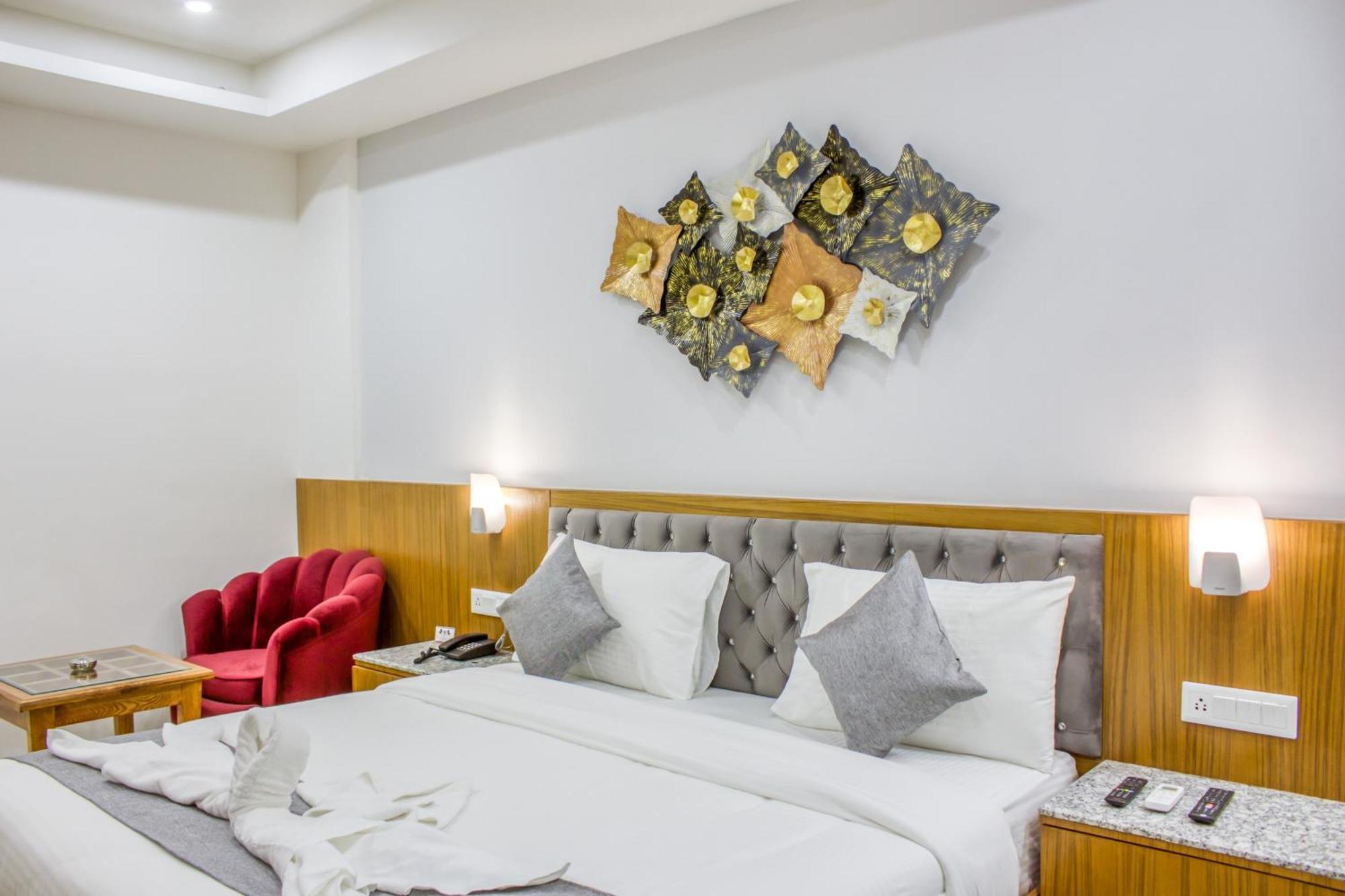 Zip By Spree Hotels Grand Legacy Prime เดห์ราดุน ภายนอก รูปภาพ