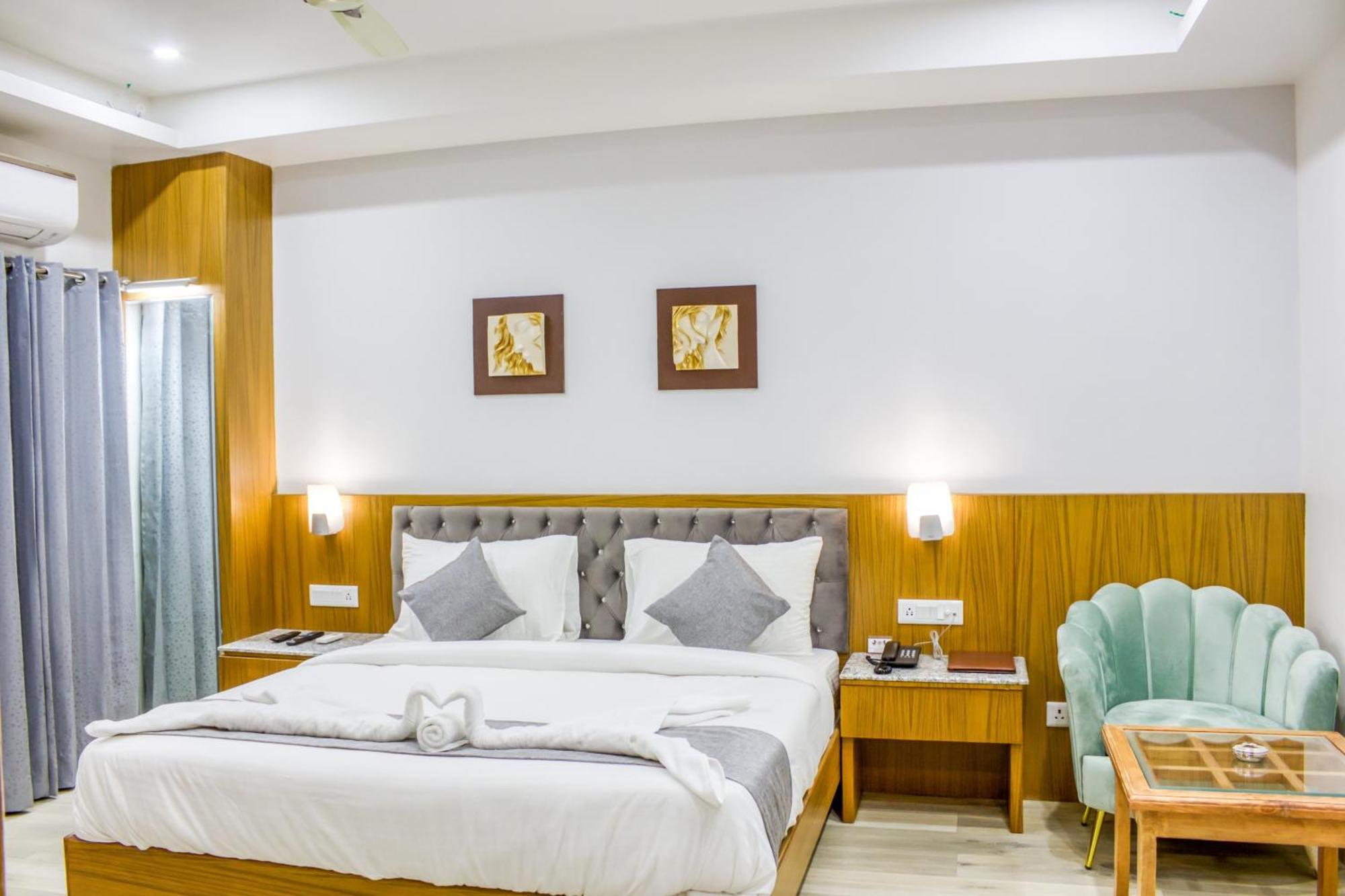 Zip By Spree Hotels Grand Legacy Prime เดห์ราดุน ภายนอก รูปภาพ